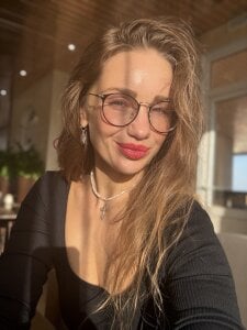 Vivien_Star Public Pic 2