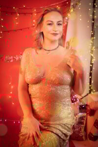 Charlot_milf Merry christmas Pic 4