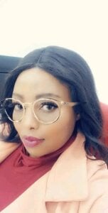 MatureBustyAngiexxPublic图片