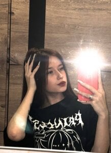 NoemiYork Public Pic 5