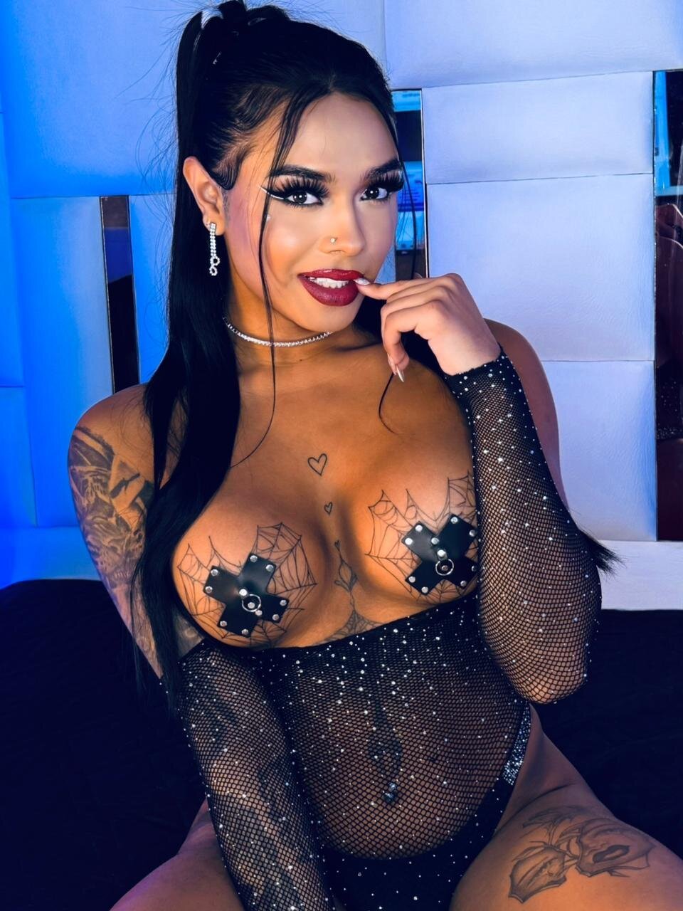 tinaqueen_noa I’m here to turn curiosity into obsession 😈 Foto