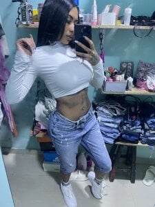 Karina_Garcia21 Public Pic 6