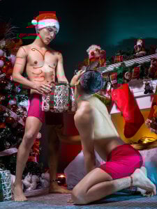 Desire4Duo CHRISTMAS IS ABOUT GIVING... DICK 🍆 Pic