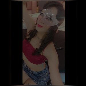 Charlotte_Landry__ CONNECTED WITH THE WORLD Bilde