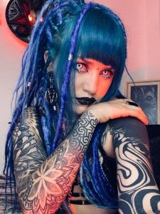 DimmuandDarkness I'm your favorite and you know it 😈✝︎ Pic 6