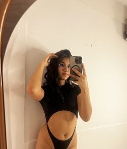 _Ananyaa_lovd There are looks that reveal better than hands Pic 8