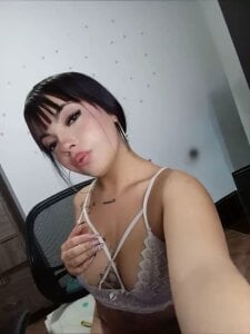 Ely_Horny-Public Bild 4