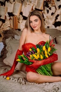 SinLuna_ Women's Day🌸 Εικόνα 3