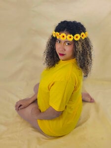 Kenia_tompson01 Kenia Yellow ✨💛💛 Pic