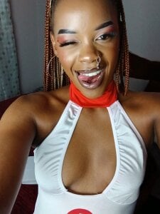 Eve_Scarlet Public Pic 2