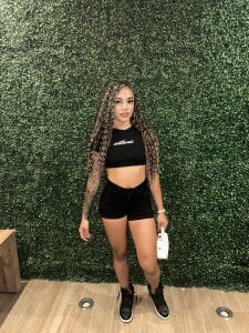 pretty_pettite