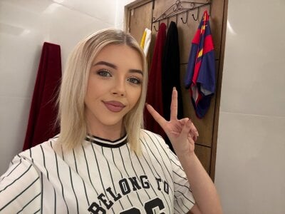 MonaNoire Public i Pic 4