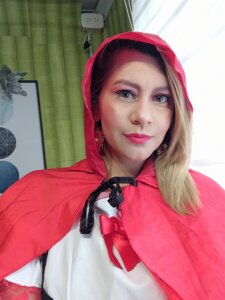 Chanelll_Taylorr_ Little Red Riding Hood in the office Pic 2