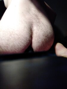 GreenHornyGuyのMy virgin assの枚の写真