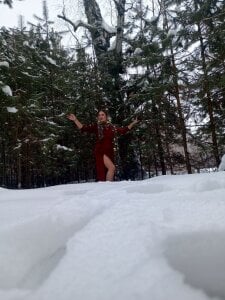 Miss_Elsa_ Winter photo shoot in the forest🎄#winter#forest#snow Pic 9