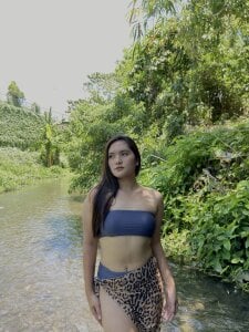 IsabellaLeighTS Public Pic 6