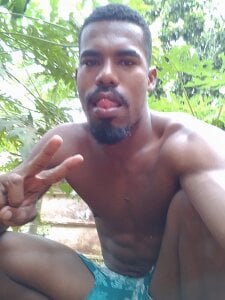 Salim_hot in the backyard Foto 