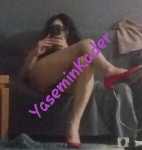 YaseminKader Public Pic 5