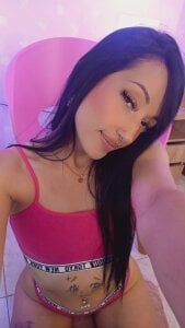 _MegannLovee_ Public Pic 2