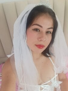 sharlotte_ms 💎😈 “Dressed in White, Ready to Sin” Fotka