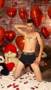 LucassSmith11 “Unwrap me slowly…” 🎁 Foto 6