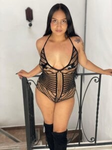 ariawhite1 Public Pic