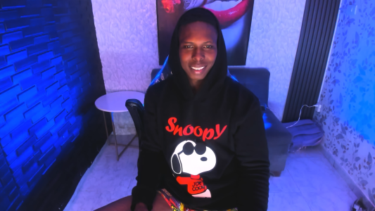 mike_aly mike snoopy Pic 3