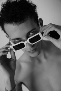 Maisondavis_ Smoke & Style 💨🖤 Pic 2