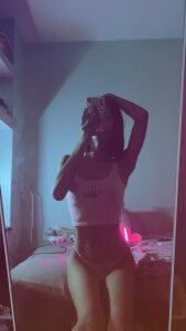 Hot_tsjeshelle Public Pic 2