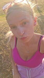 Stargirl247 Look at me Pic 3