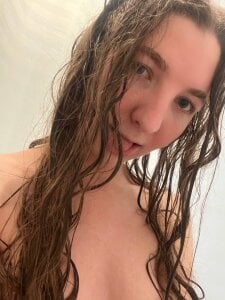 TianaHolyoke Public Pic