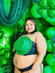 💚🍀😈 A little Irish magic… a little mischief… and a lot of me. od bustyy_juicyrx  3 snímek