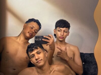 MaelSebasAndRobert1 Who else is joining us? Pic 4