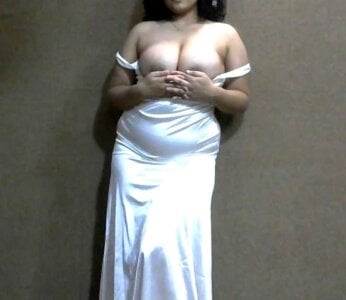 hugeindiantitties Public Εικόνα 3