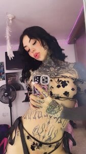 Valerykat_ Black for me? you decide 😍 Foto 4