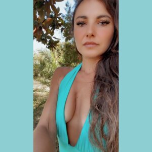 Kristel-Bellucci Public Pic