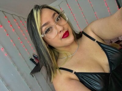 sapphire_lilac 🥰 Pic 5