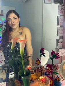 nicky_andcamil Sensual Nicky Pic 2