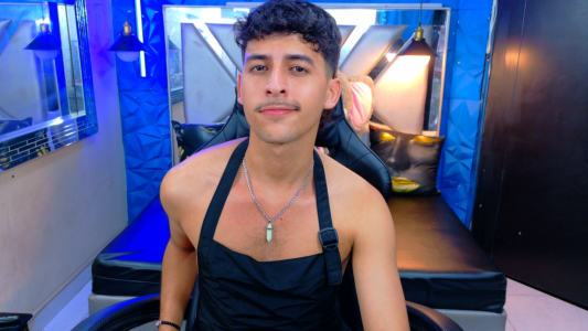 Your trusted waiter ☝️🤓 de Alan_Del_Reyx  6 photos