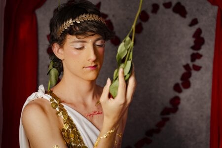 Diamond_Piarce EROS: GOD OF SOFT DESIRE 🏛️💘 | SAINT VALENTINE PHOTOSHOOT 💛✨ Foto 2