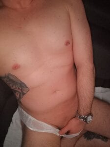 Toyboy84X Hot or Not Pic 4