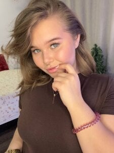 Anna_Nicol business lady Pic 3