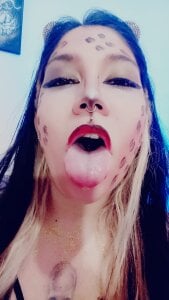 sharonnleon I am a cute dirty kitten Pic 2