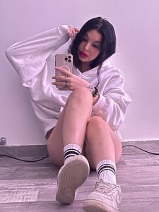 m1sss1nful I don't to filters. My body if the filter :) Poză 3