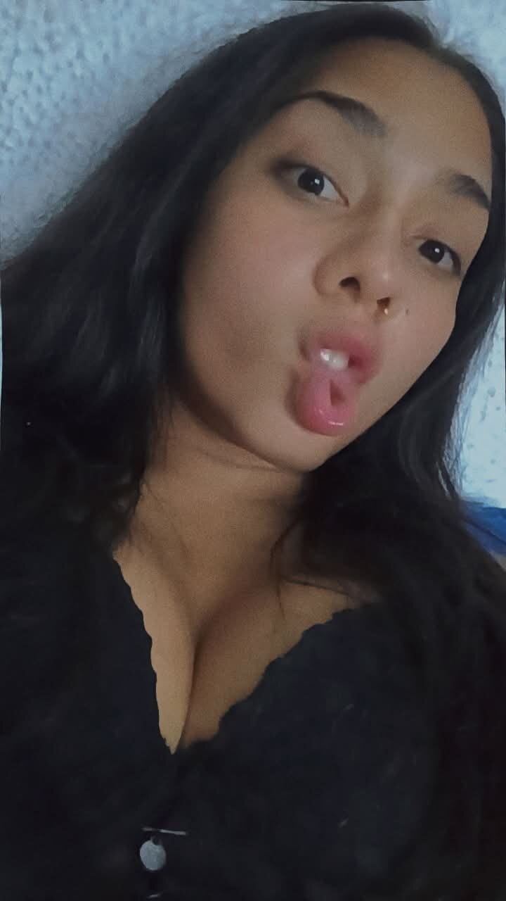 EmilyGomezLS Trending Pic 4964