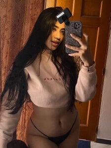 miah_luv Sexy in huddie😈🍒 Pic 2