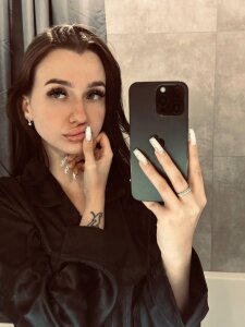 _Hey_lola_ Public Pic 4