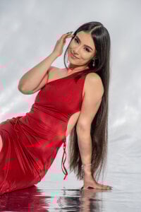 VeronicaMartiin Will I be your midnight kiss? 🎇😏 Pic 9