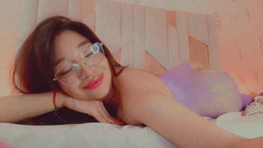 MARIANA_TAY1 Lila💜 Pic 3