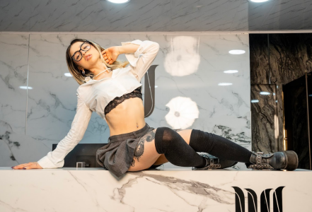 _Tammara_ A little fun in the office 圖片